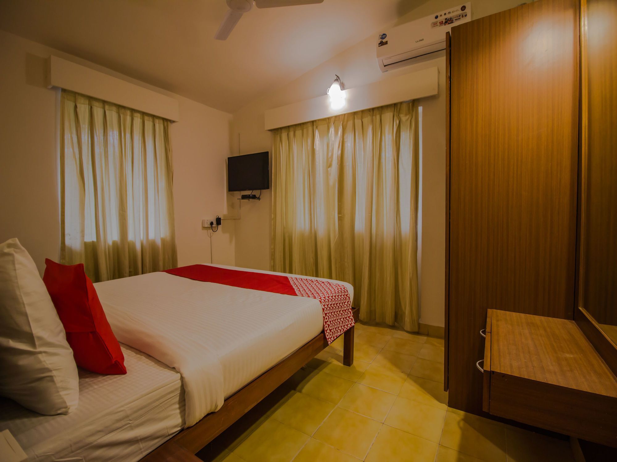 Oyo Flagship 13853 Shruti Resort Calangute Extérieur photo